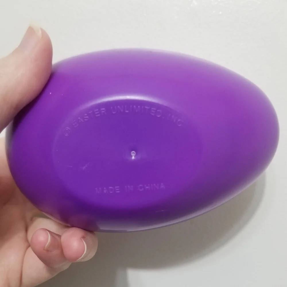 EUC Egg of Bunnies (like Barrel of Monkeys) game